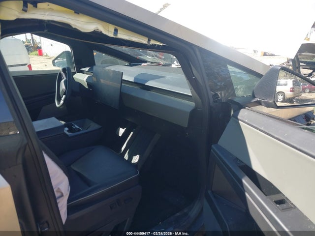 44459417 :رقم المزاد ، 7G2CEHEDXRA056643 vin ، 2024 Tesla Cybertruck All-wheel Drive مزاد بيع