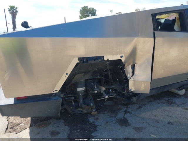 44459417 :رقم المزاد ، 7G2CEHEDXRA056643 vin ، 2024 Tesla Cybertruck All-wheel Drive مزاد بيع