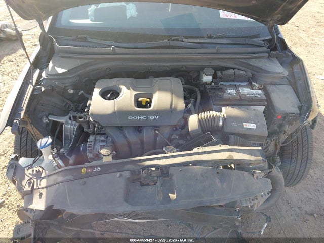 5NPD84LF9JH306104 Hyundai Elantra Value Edition
