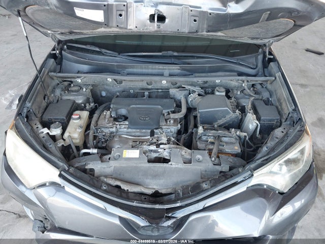 JTMWFREV5GJ064881 Toyota Rav4 Xle