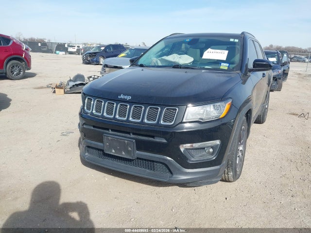 44459593 :رقم المزاد ، 3C4NJCBB5JT494461 vin ، 2018 Jeep Compass Sun And Wheel Fwd مزاد بيع