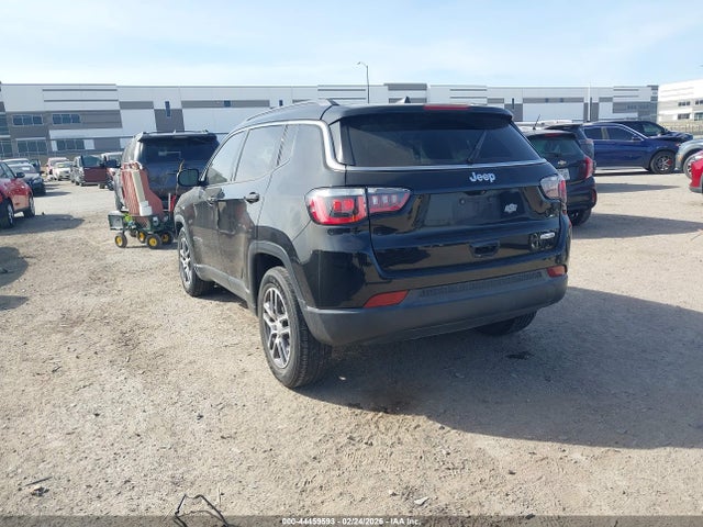 44459593 :رقم المزاد ، 3C4NJCBB5JT494461 vin ، 2018 Jeep Compass Sun And Wheel Fwd مزاد بيع