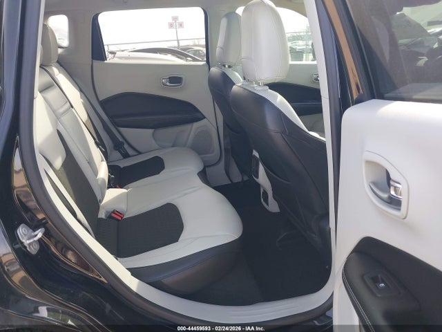 44459593 :رقم المزاد ، 3C4NJCBB5JT494461 vin ، 2018 Jeep Compass Sun And Wheel Fwd مزاد بيع