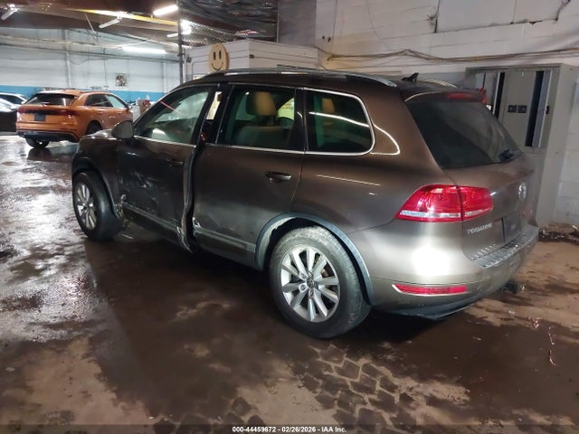Продаж на аукціоні авто 2014 Volkswagen Touareg 3.6l Sport, vin: WVGEF9BP4ED006768, номер лоту: 44459672
