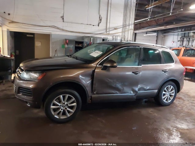 Продаж на аукціоні авто 2014 Volkswagen Touareg 3.6l Sport, vin: WVGEF9BP4ED006768, номер лоту: 44459672