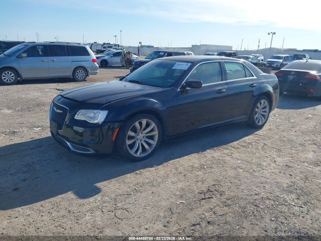 2017 Chrysler 300 Limited მანქანა იყიდება აუქციონზე, vin: 2C3CCAAG8HH617938, აუქციონის ნომერი: 44459708