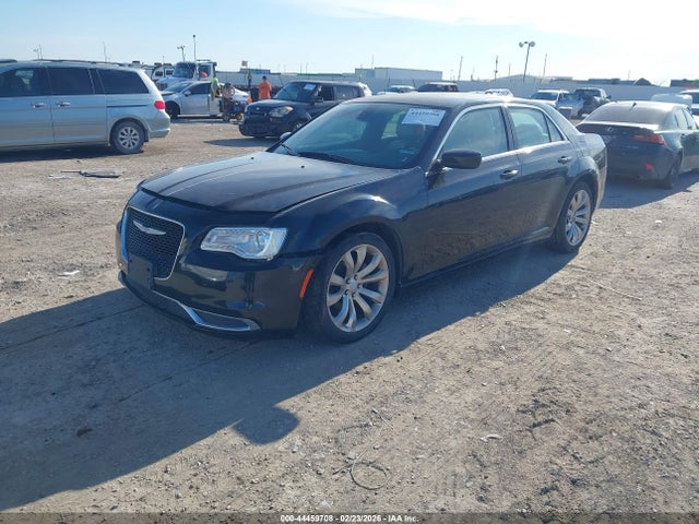 2017 Chrysler 300 Limited მანქანა იყიდება აუქციონზე, vin: 2C3CCAAG8HH617938, აუქციონის ნომერი: 44459708