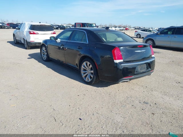 2017 Chrysler 300 Limited მანქანა იყიდება აუქციონზე, vin: 2C3CCAAG8HH617938, აუქციონის ნომერი: 44459708