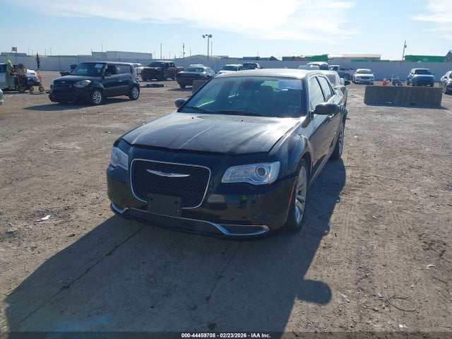 2017 Chrysler 300 Limited მანქანა იყიდება აუქციონზე, vin: 2C3CCAAG8HH617938, აუქციონის ნომერი: 44459708