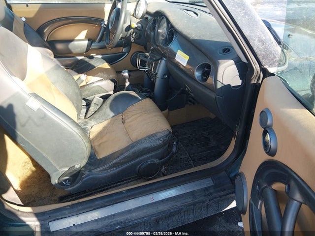 2006 MINI COOPER S WMWRE33526TL16599 Photo 4