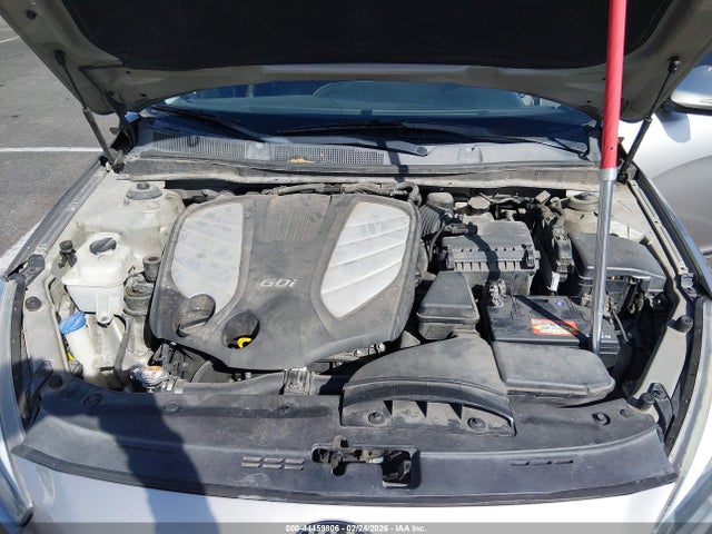 KNALN4D70E5137556 KIA Cadenza Premium