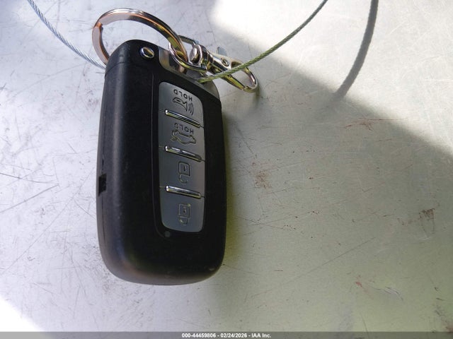KNALN4D70E5137556 KIA Cadenza Premium