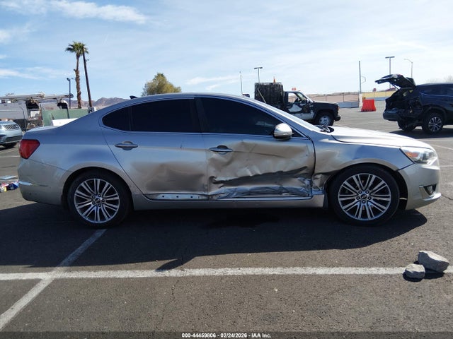 KNALN4D70E5137556 KIA Cadenza Premium