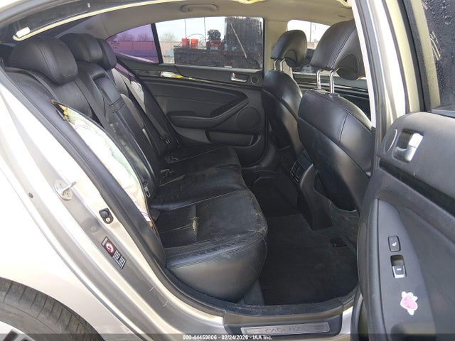 KNALN4D70E5137556 KIA Cadenza Premium