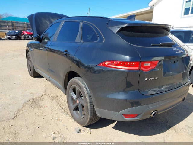 2017 JAGUAR F-PACE SADCK2BV2HA060268 Photo 2