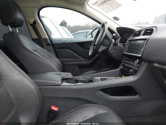 2017 JAGUAR F-PACE SADCK2BV2HA060268 Photo 4