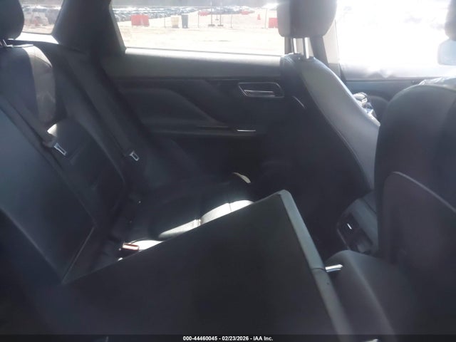 2017 JAGUAR F-PACE SADCK2BV2HA060268 Photo 7