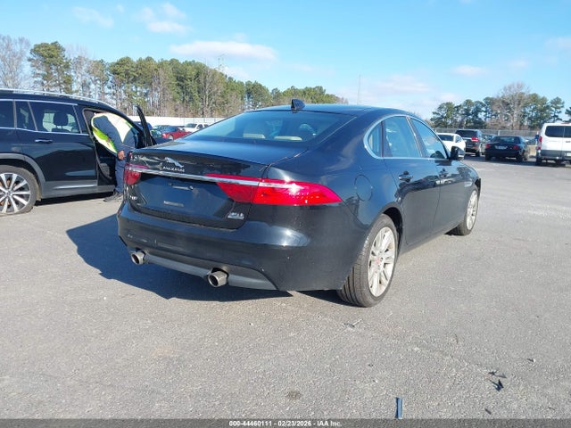 2017 JAGUAR XF SAJBJ4BV8HCY37161 Photo 3