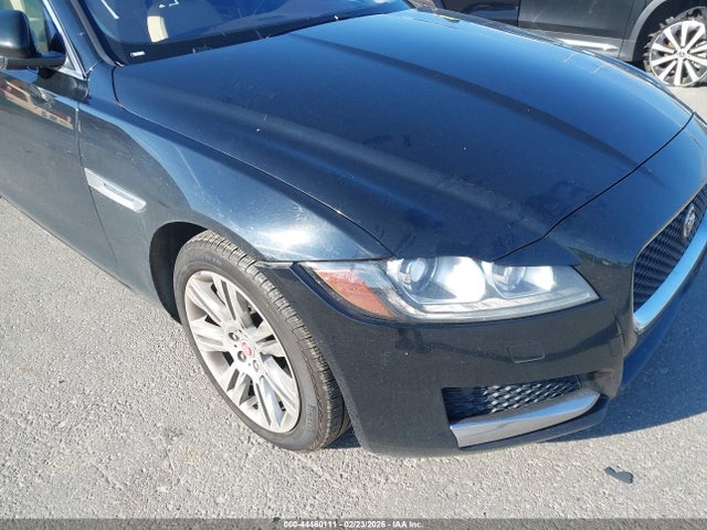 2017 JAGUAR XF SAJBJ4BV8HCY37161 Photo 5