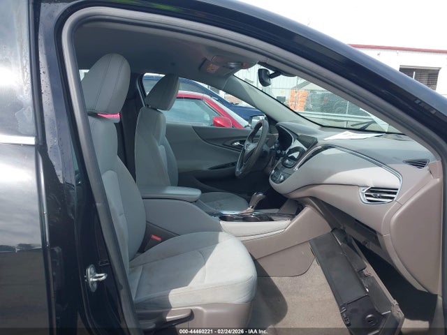 44460221 :رقم المزاد ، 1G1ZE5ST9HF117641 vin ، 2017 Chevrolet Malibu 1lt مزاد بيع