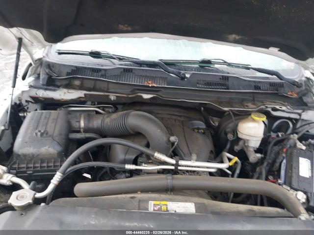 1C6RR7LT6KS633922 RAM 1500 Classic Slt 4x4 5&#039;7 Box