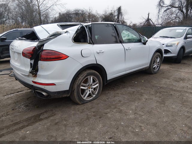 2016 PORSCHE CAYENNE WP1AA2A22GKA14931 Photo 3