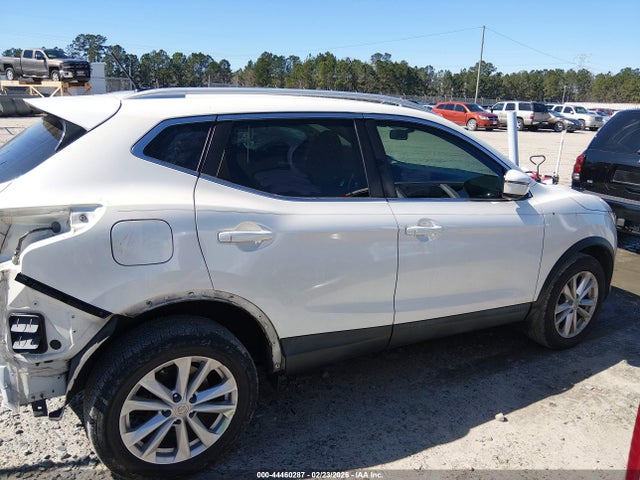 JN1BJ1CP8HW019542 Nissan Rogue Sport Sv