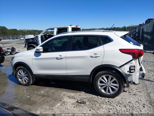 JN1BJ1CP8HW019542 Nissan Rogue Sport Sv