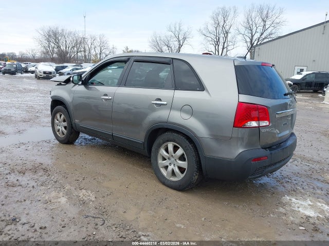 2013 KIA SORENTO 5XYKTDA64DG354811 Photo 2