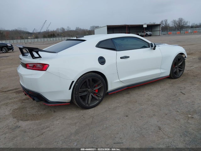 2018 CHEVROLET CAMARO 1G1FF1R71J0102450 Photo 3