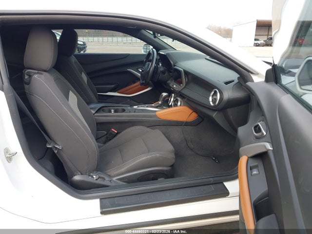 2018 CHEVROLET CAMARO 1G1FF1R71J0102450 Photo 4