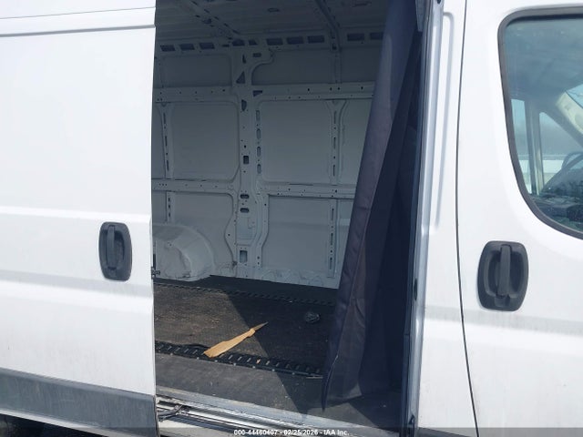 44460407 :رقم المزاد ، 3C6TRVCG0JE112872 vin ، 2018 Ram Promaster 2500 High Roof 136 Wb مزاد بيع