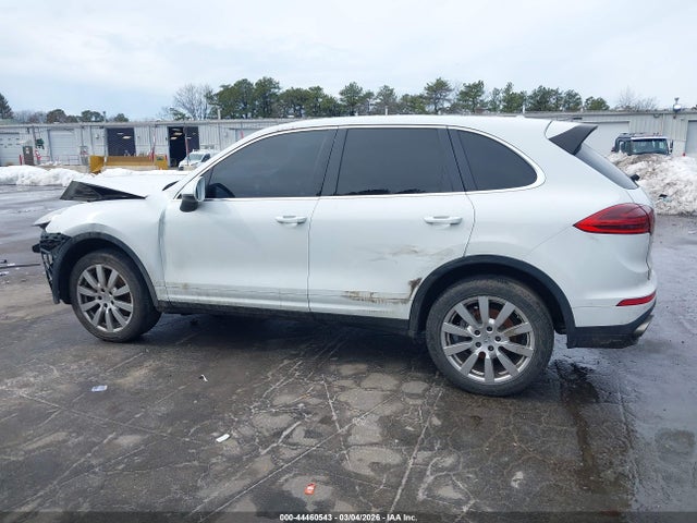 Продаж на аукціоні авто 2016 Porsche Cayenne, vin: WP1AA2A20GKA10716, номер лоту: 44460543