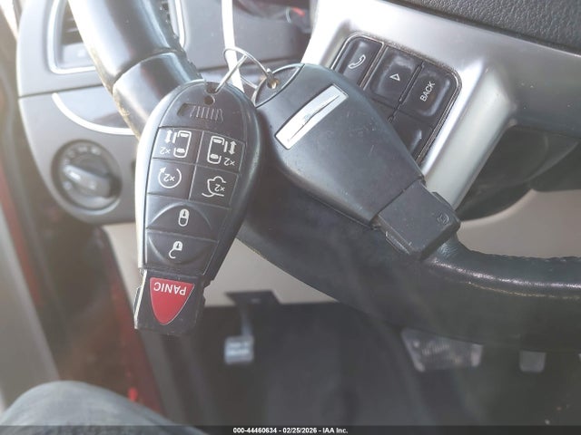 2011 Chrysler Town & Country Limited მანქანა იყიდება აუქციონზე, vin: 2A4RR6DG2BR615188, აუქციონის ნომერი: 44460634