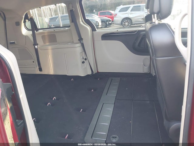 2011 Chrysler Town & Country Limited მანქანა იყიდება აუქციონზე, vin: 2A4RR6DG2BR615188, აუქციონის ნომერი: 44460634
