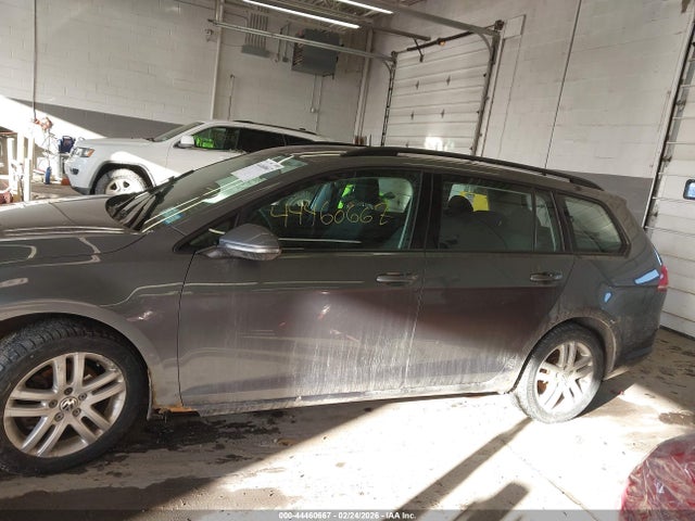 Auction sale of the 2017 Volkswagen Golf Sportwagen Tsi S, vin: 3VW017AU4HM509716, lot number: 44460667