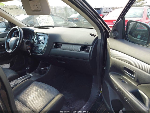44460677 :رقم المزاد ، JA4AD2A35EZ006595 vin ، 2014 Mitsubishi Outlander Es مزاد بيع
