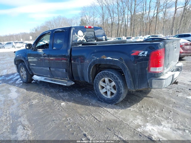 2011 GMC SIERRA 1500 1GTR2VE32BZ112086 Photo 2