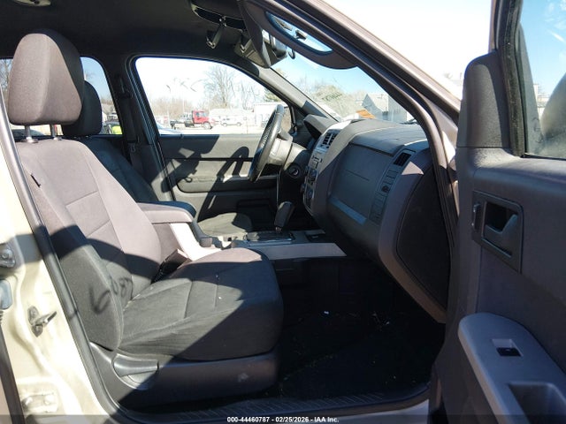 2011 Ford Escape Xlt მანქანა იყიდება აუქციონზე, vin: 1FMCU0D76BKB47399, აუქციონის ნომერი: 44460787