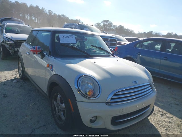 2011 MINI COOPER WMWSU3C59BT181717 Photo 0