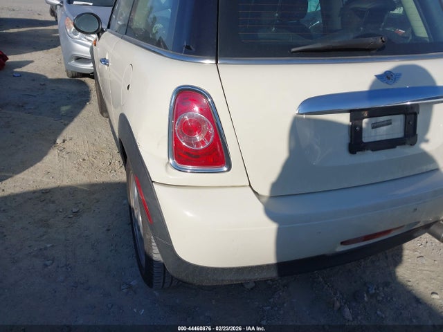 2011 MINI COOPER WMWSU3C59BT181717 Photo 5