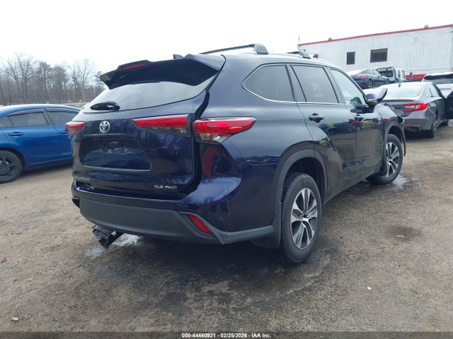 2022 TOYOTA HIGHLANDER 5TDGZRBH0NS223798 Photo 3