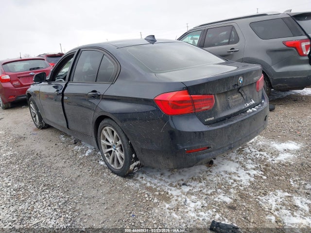 44460931 :رقم المزاد ، WBA8E1G53GNU12287 vin ، 2016 Bmw 320i مزاد بيع