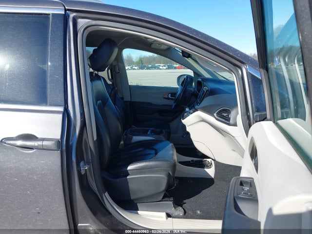 44460963 :رقم المزاد ، 2C4RC1BG5JR204623 vin ، 2018 Chrysler Pacifica Touring L مزاد بيع