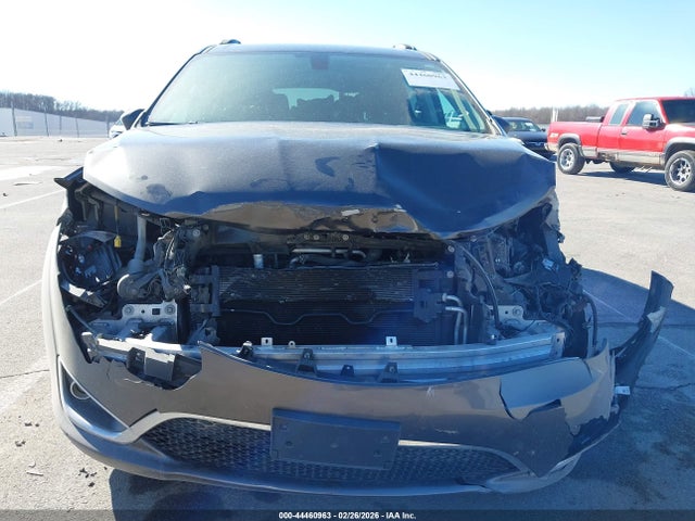 44460963 :رقم المزاد ، 2C4RC1BG5JR204623 vin ، 2018 Chrysler Pacifica Touring L مزاد بيع