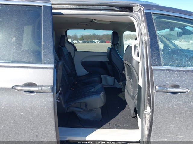44460963 :رقم المزاد ، 2C4RC1BG5JR204623 vin ، 2018 Chrysler Pacifica Touring L مزاد بيع