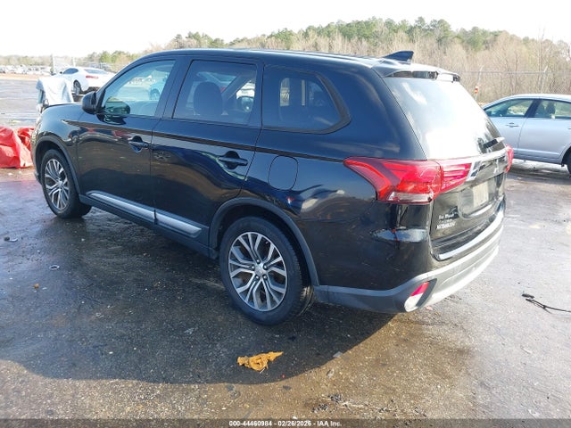 2017 MITSUBISHI OUTLANDER JA4AD2A39HZ010752 Photo 2