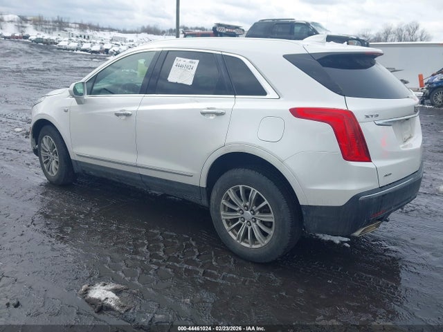 2018 CADILLAC XT5 1GYKNDRS9JZ217477 Photo 2