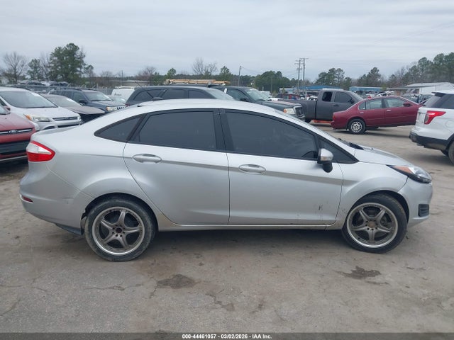 3FADP4BJ9FM217343 Ford FIESTA SE