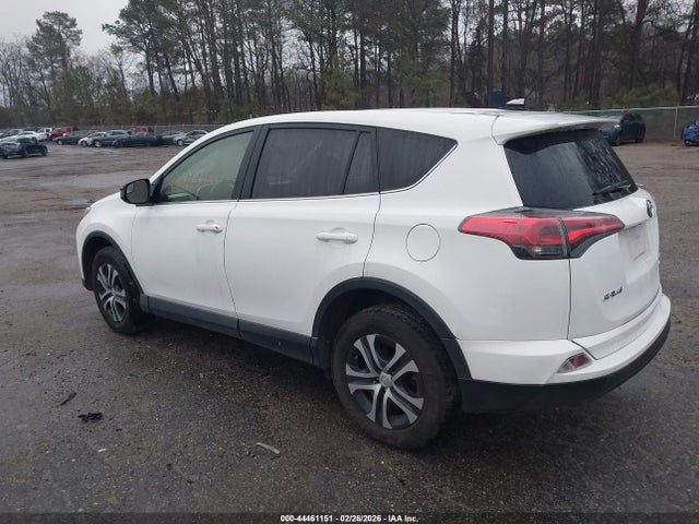 Toyota RAV4 LE 2018 JTMBFREV0JJ246722 Image 3
